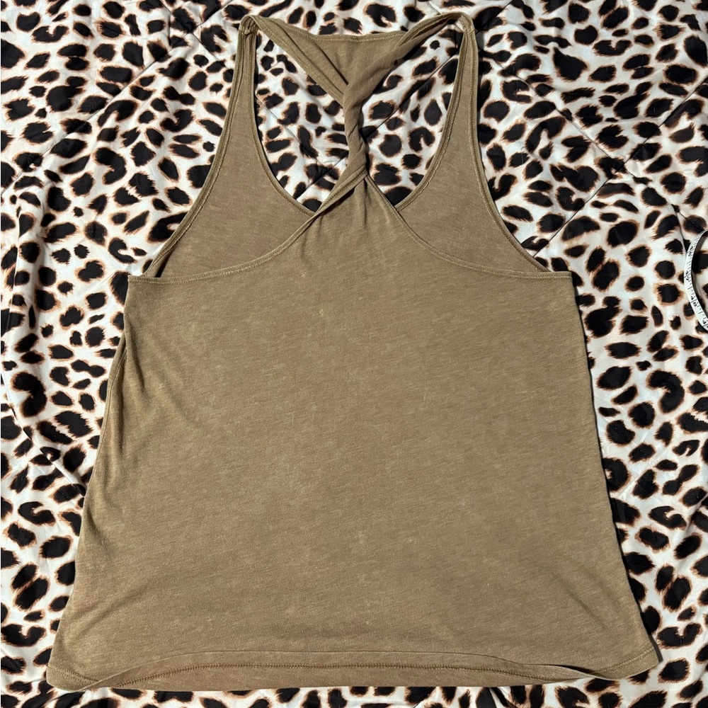 💕Volcom Tank💕 - Picture 3 of 6